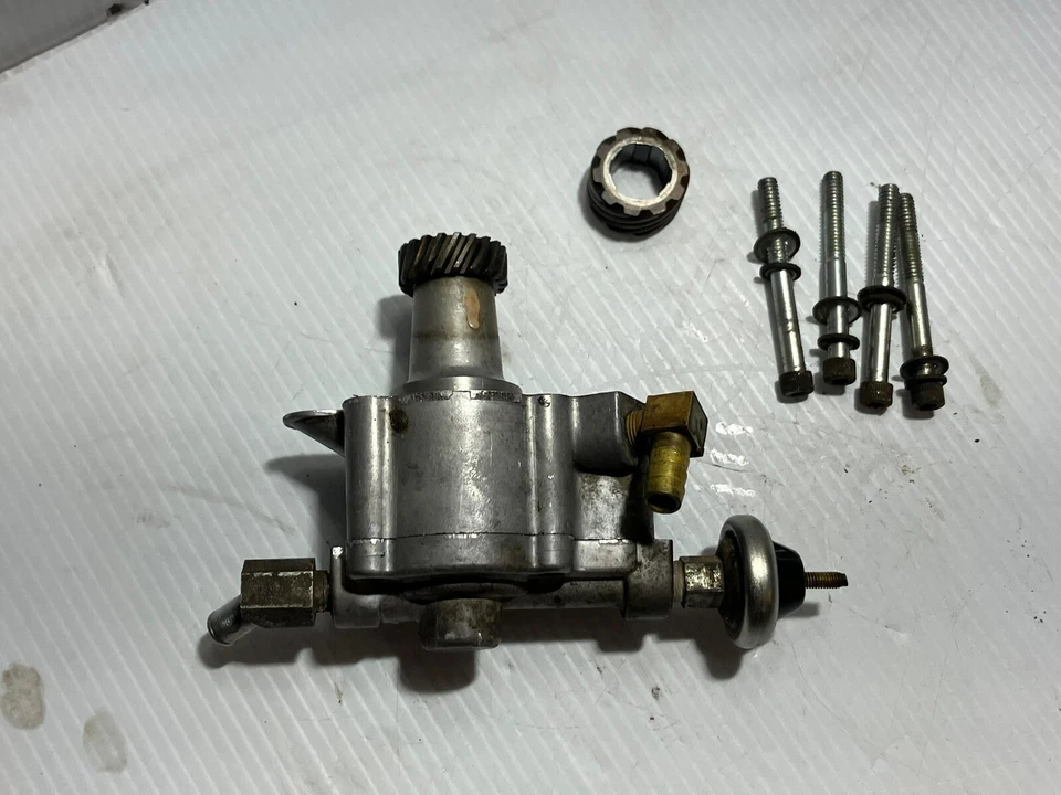 1979 Harley Davidson Sportster 1000 Oil Pump (OEM) Foto 2 de 4