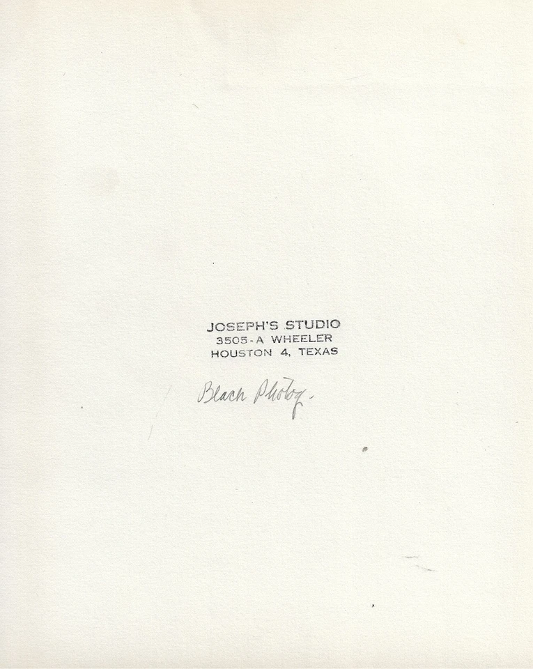 Estudio de fotografía negro vintage de los años 50 en Houston, Texas ~ belleza afroamericana Foto 2 de 2