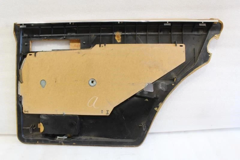 1981 1982 1983 1984 1985 MERCEDES 300SD W126 PUERTA TRASERA IZQUIERDA PANEL EMBELLECEDOR FECHA BRONCEADO Foto 2 de 4