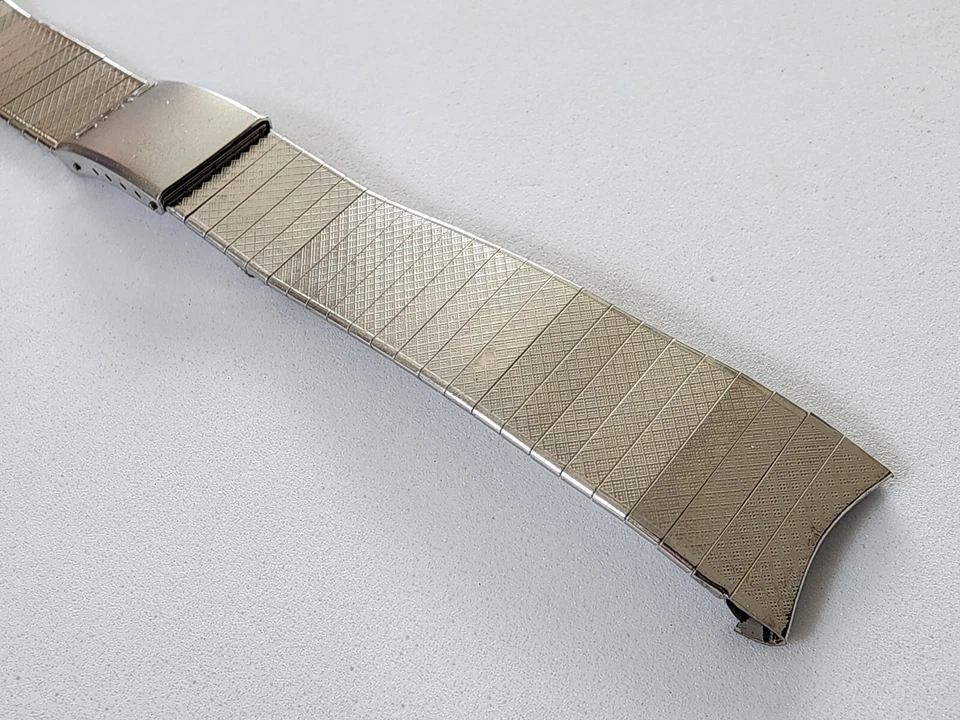 Used Rare vintage oris Bracelet 18 mm Curve end pieces Unique. - Image 4 of 4