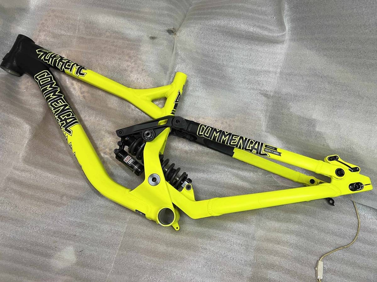 New Commencal Supreme DH V3 COMP 650B Frame 2015 M Downhill