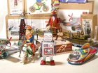 Paya Limited Edition Wind-up Tinplate Clockwork Toys +Key