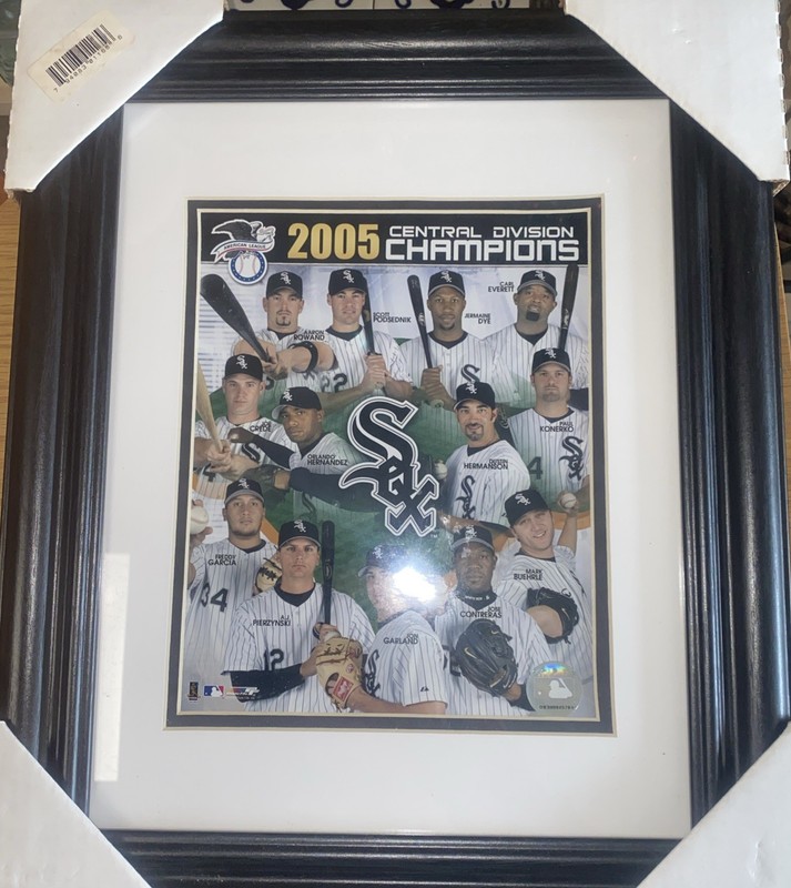 8" x 10" Framed Photo of 2005 Chicago White Sox Players In 14" x 17" Black Frame