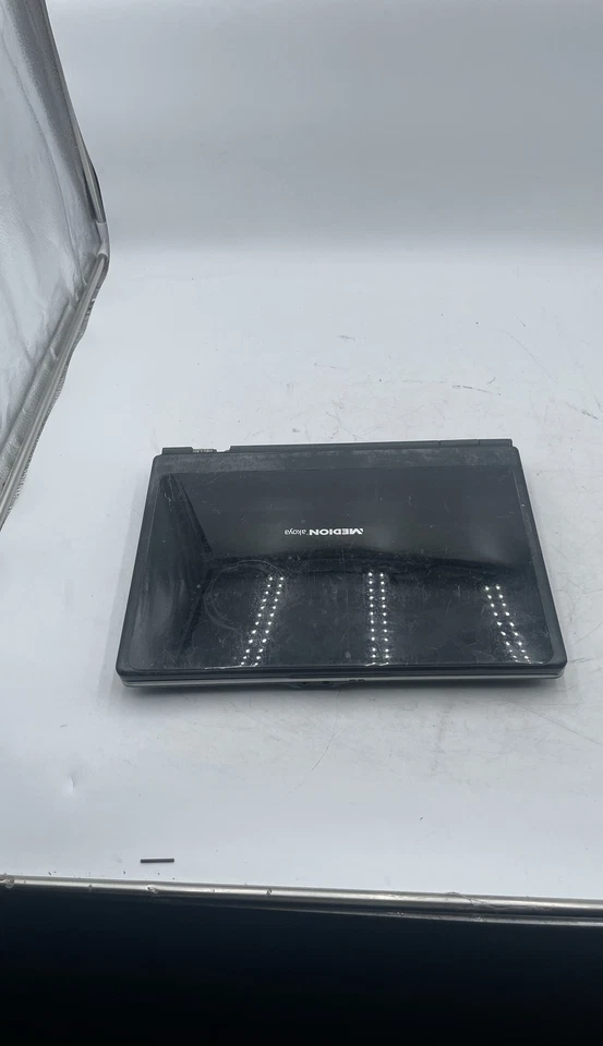 Medion Akoya 15.6" Laptop No HDD Broken Hinge As Is For Parts Or Repair - Image 2 of 4