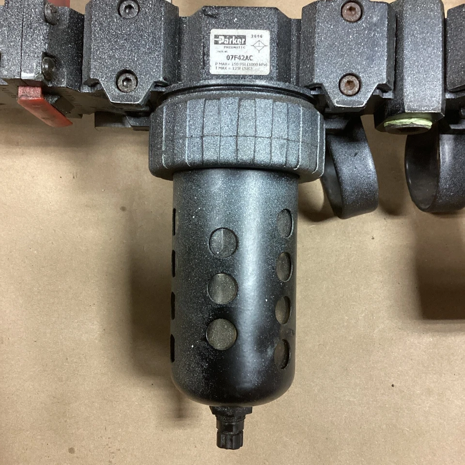 PARKER 07F42AC PNEUMATIC FILTER HOUSING, 07R318AC * See Photos* D9 - Image 3 of 4