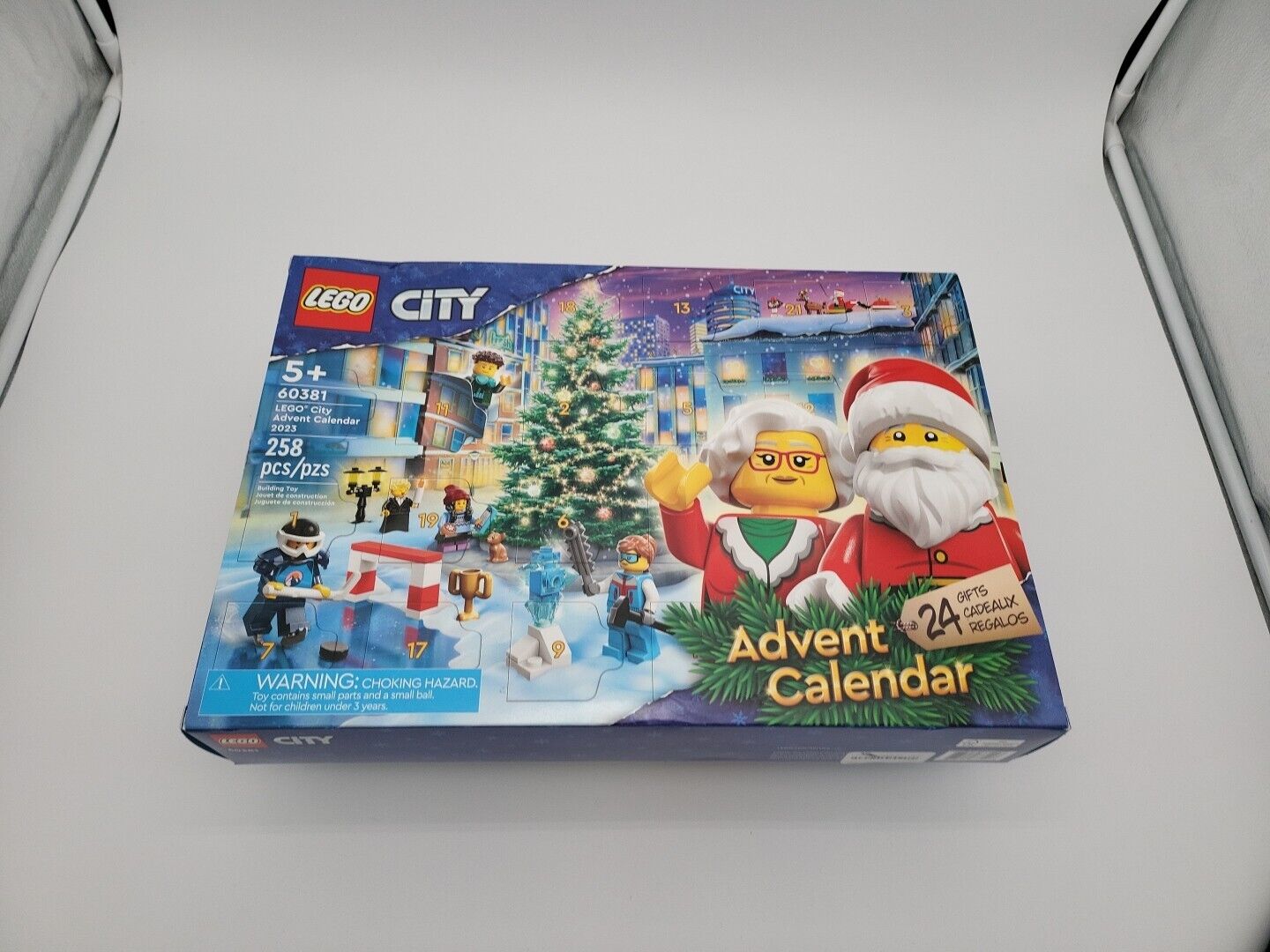 LEGO CITY: Advent Calendar 2023 (60381) Santa Claus Mrs Reindeer Christmas Tree