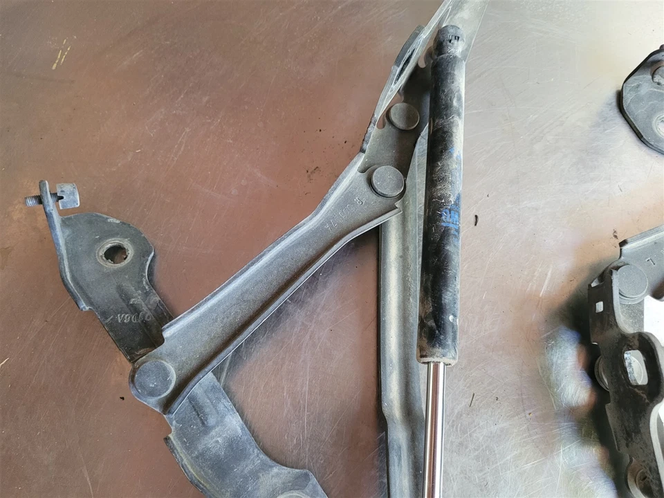 2005-2011 Cadillac STS Shock Strut Hinge Assembly Trunk Lid Gate 25804985 oem - Image 3 of 4