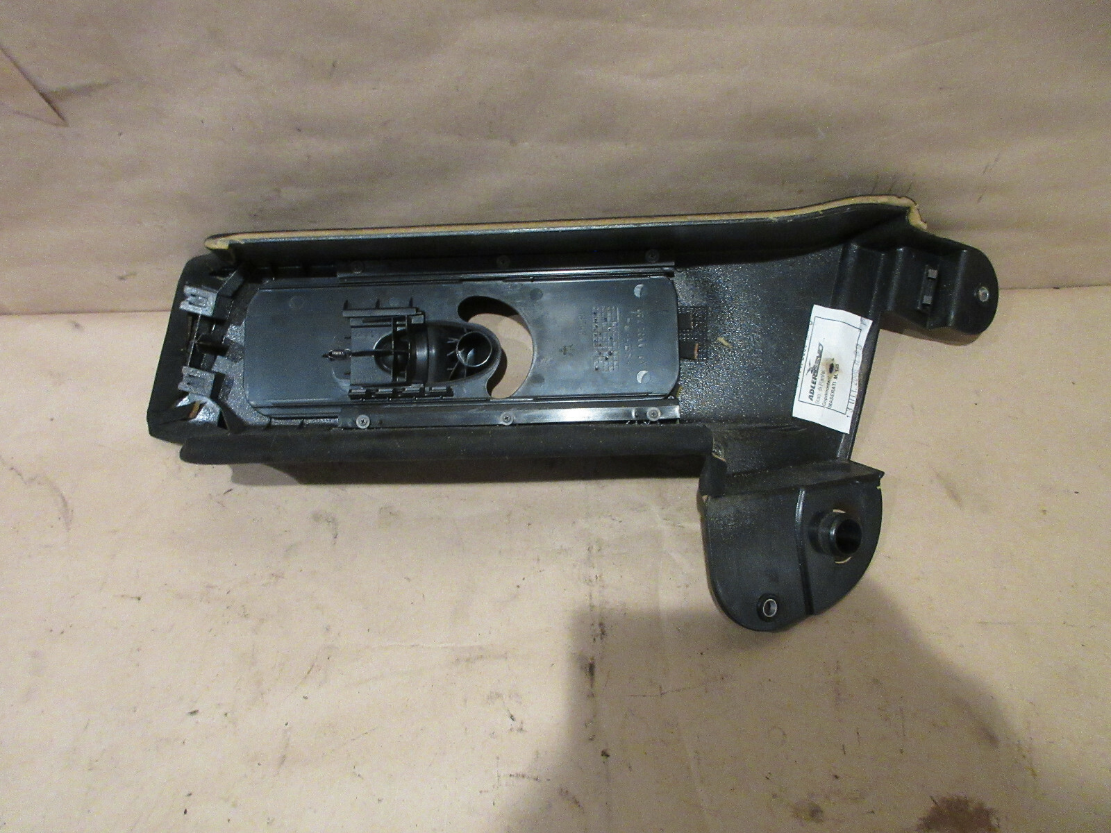 Maserati GranTurismo - RH Central Post Cover - P/N 68427800
