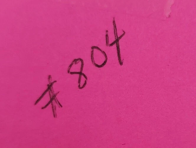 Mascarilla facial negra con brillo Foto 4 de 4