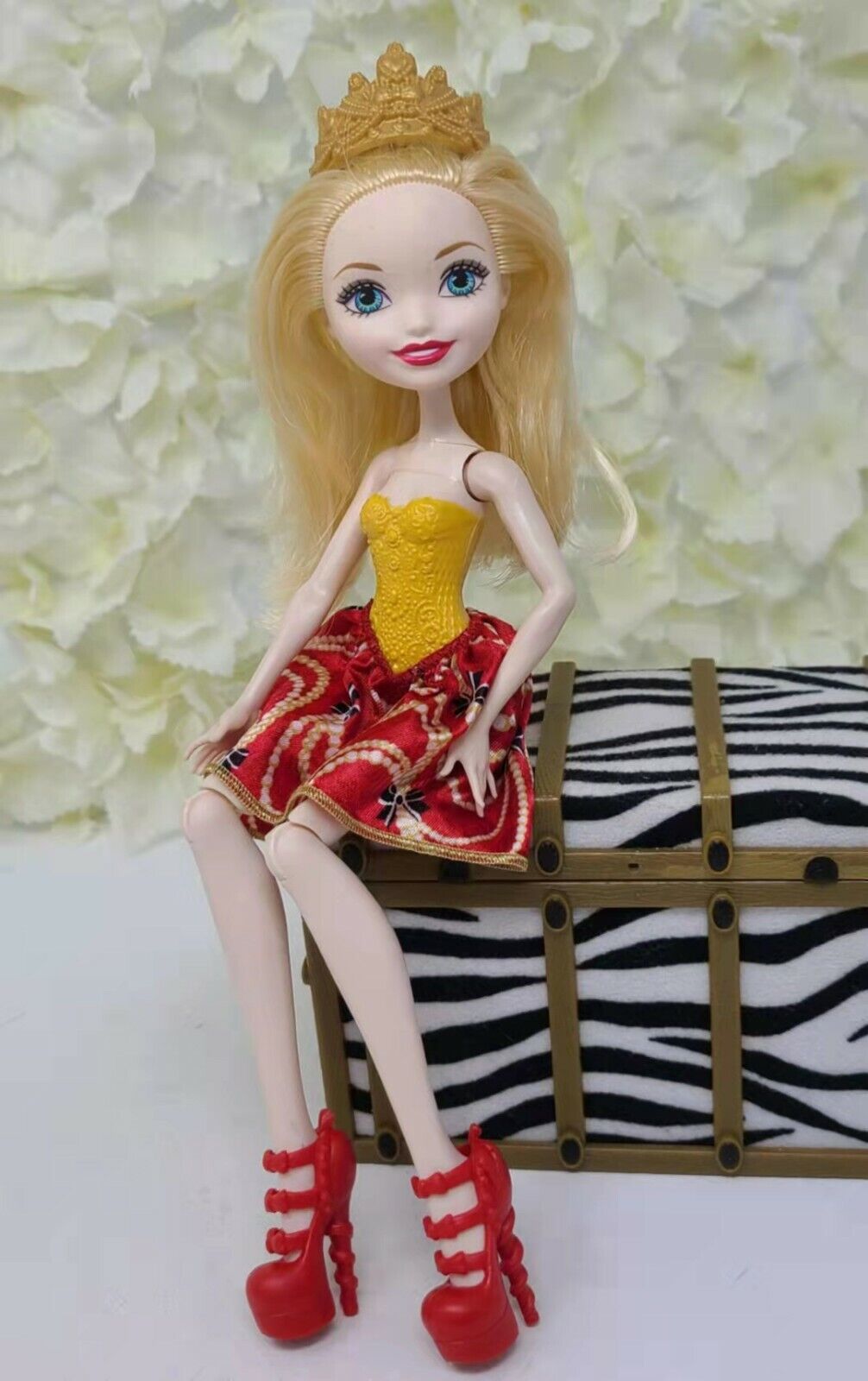 Ever After High Basic Budget Apple White Doll - Closed Mouth Wave