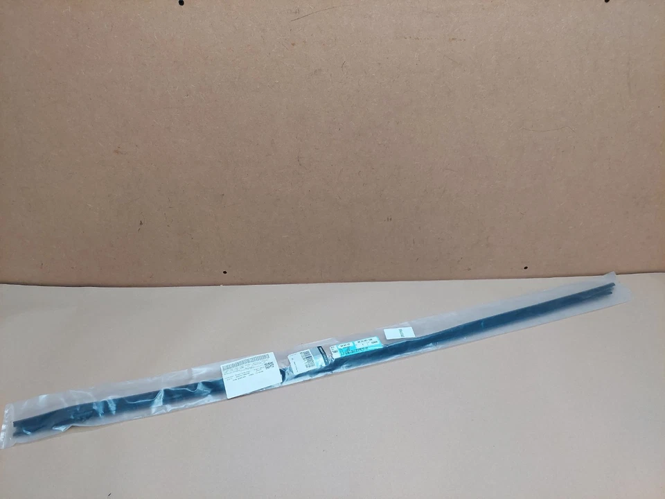 Renault Master Front Right Window Weatherstrip Seal 803328113R 2010-2019 Genuine - Image 3 of 4
