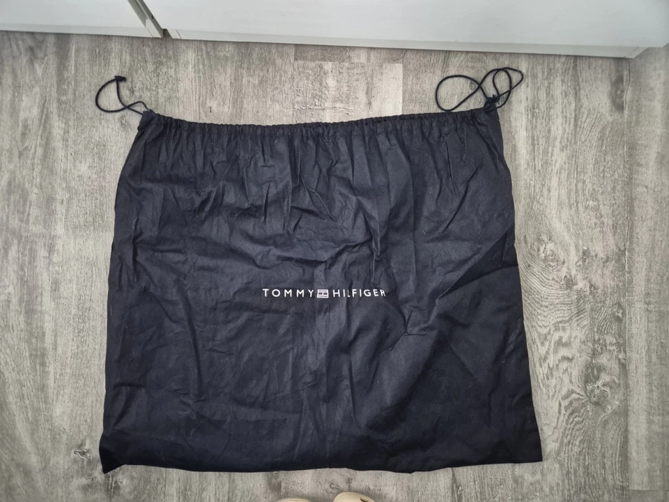 Tommy Hilfiger Navy & Cream Stripe Tote Bag + Dust Bag – Large – Gold Hardware - Image 3 of 4