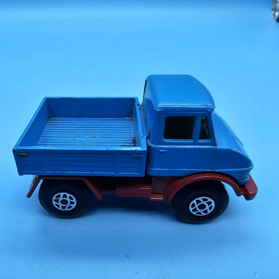 MATCHBOX Superfast 49 Unimog With Box Read - Image 4 of 4