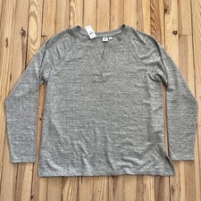 NWT GAP Women Heathered Gray Long Sleeve V Neck Raglan Pullover Sweater Top SZ M