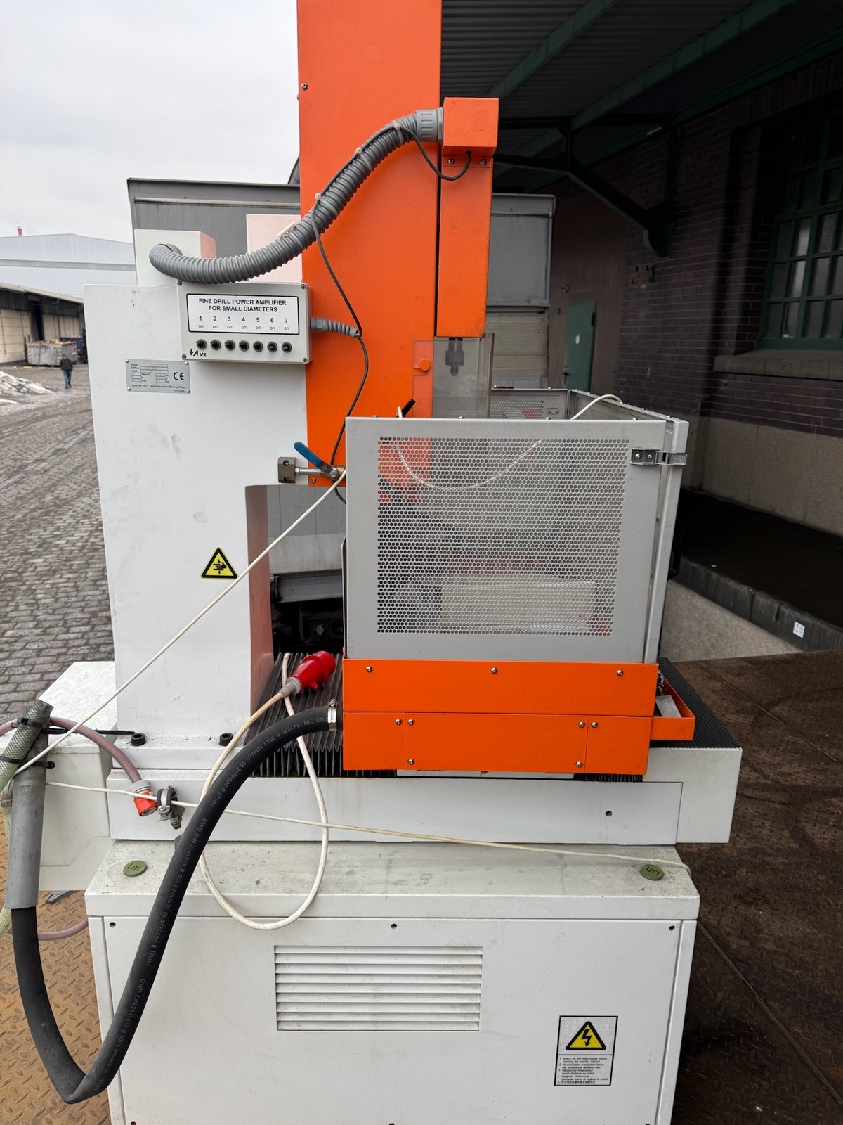 GF AgieCharmilles DRILL 11 – Startlocherodiermaschine EDM – Bild 6