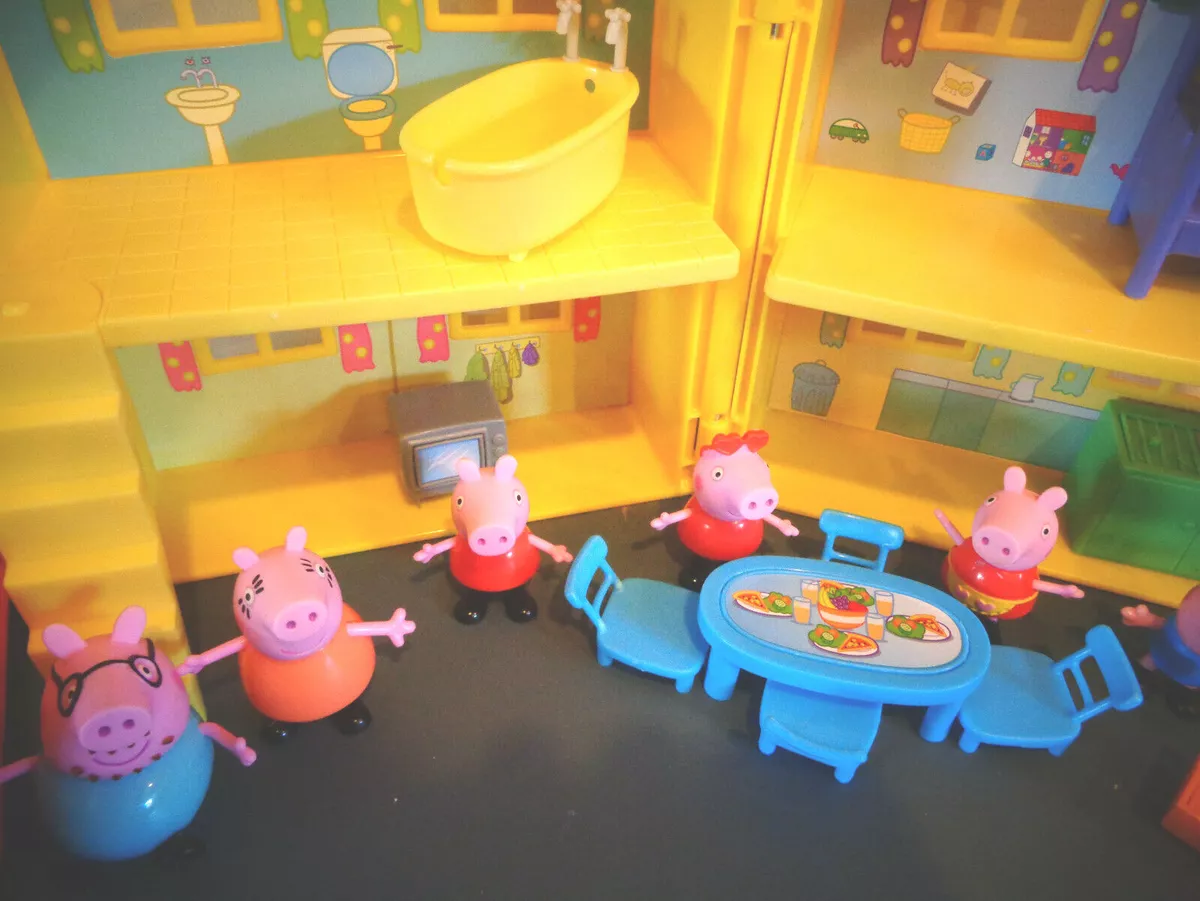 Peppa Pig's Deluxe House Playset Double Sided House + furniture + Boat  Figures