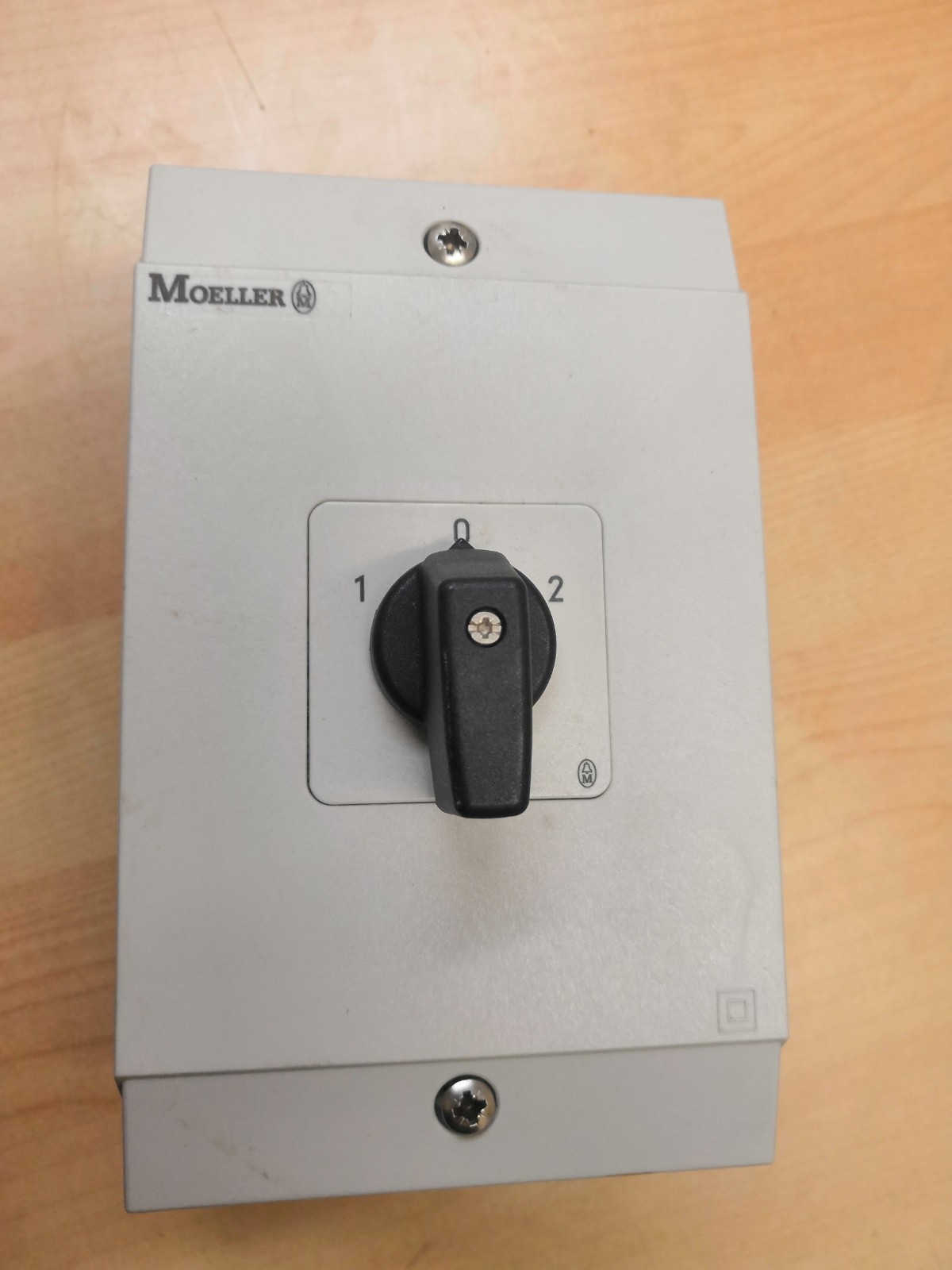 MOELLER 25AMP 3 POLE ENCLOSED CHANGEOVER SWITCH T3 2 8211 EBay
