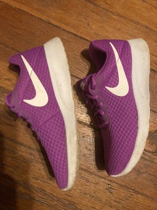 nike tanjun purple