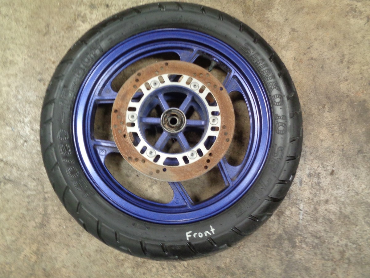 1995 95 KAWASAKI NINJA 600 600R MOTORCYCLE BODY FRONT WHEEL TIRE