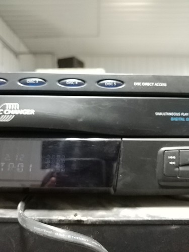 RCA RP-8070D 5-Disc CD Changer - Picture 4 of 9