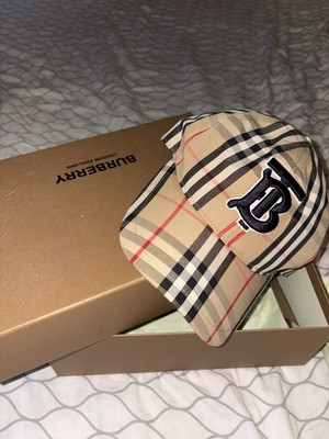 Burberry London England Women display picture 1