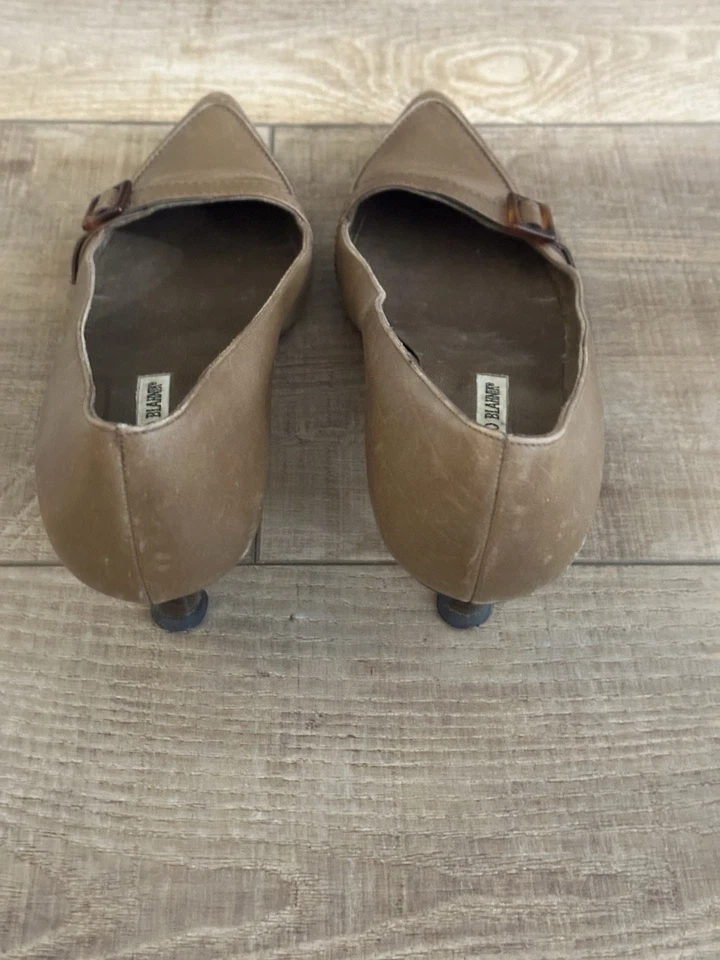 Tacones de cuero Manolo Blahnik (talla 40) “caqui” - 💯 auténticos - usados Foto 2 de 4