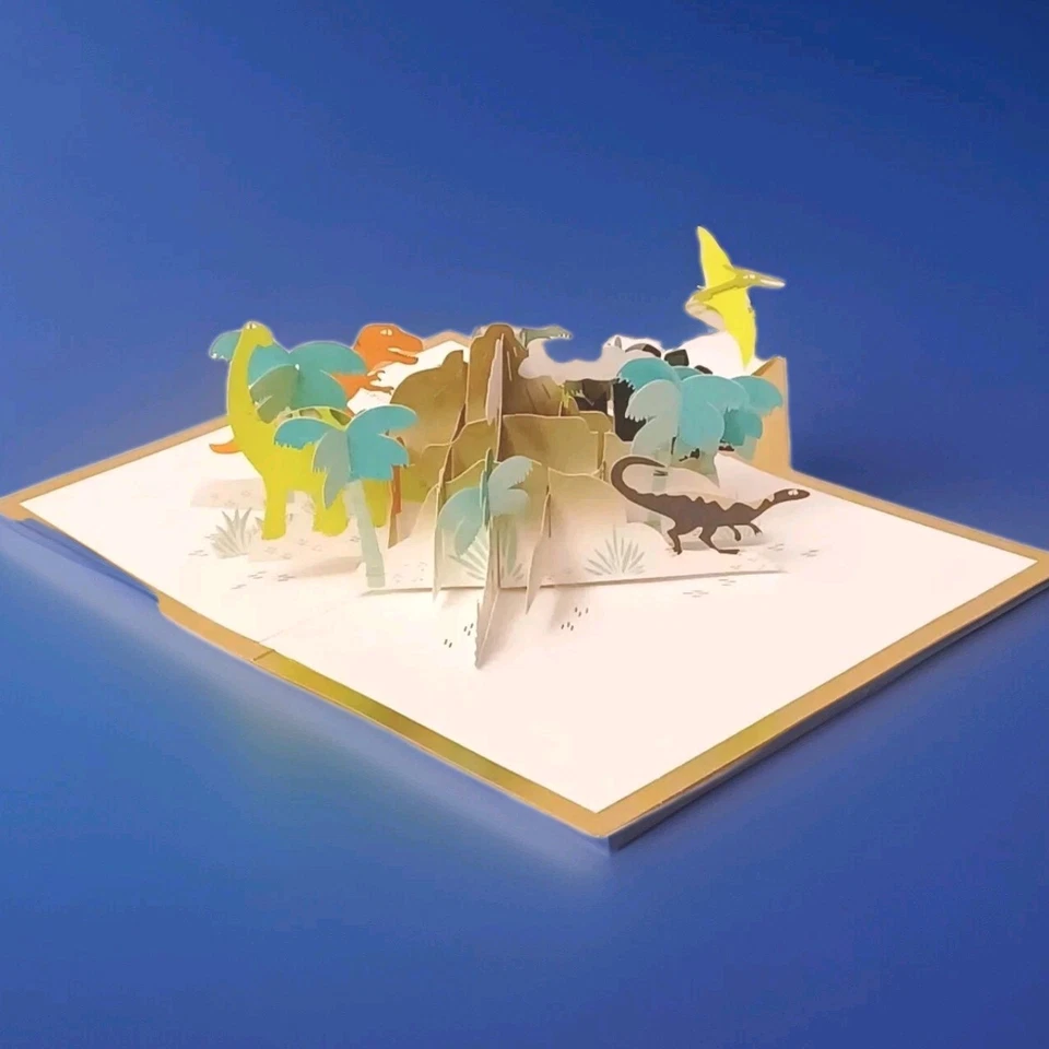 Tarjeta de cumpleaños de dinosaurio Hallmark Signature para niños o niñas Foto 4 de 4