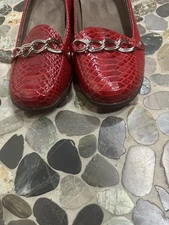Vionic Alda Shoe Womens Sz 10 Red Lizard Leather Flats Orthaheel Chain Loafer