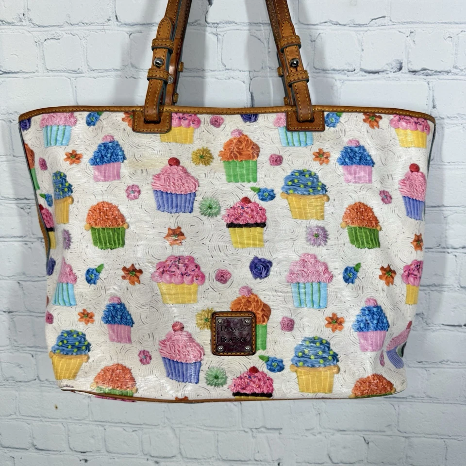 Bolso de Mano Dooney & Bourke De Colección Mujer Cupcake Grande Profesor Coleccionable Raro Foto 2 de 4