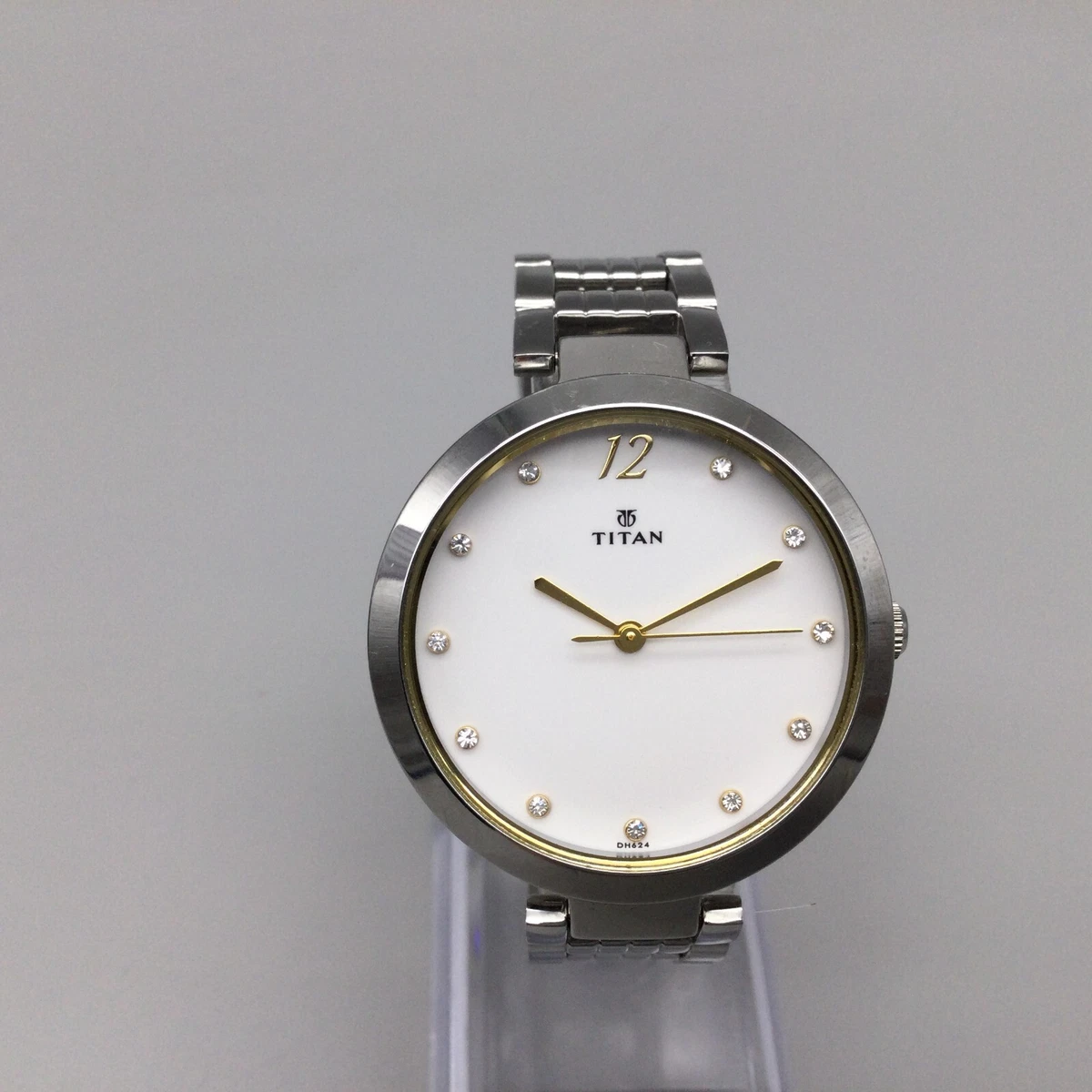 Titan watch hotsell original battery price