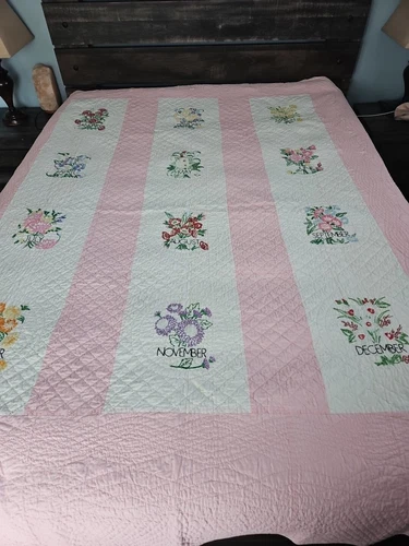 Vintage minenite embroidered month quilt excellent condition 87 X76