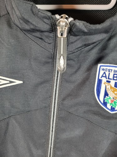 Umbro West Bromwich Albion Jacket WBA Football Boys Size LB Age 11-12 Dark Blue - Picture 9 of 13