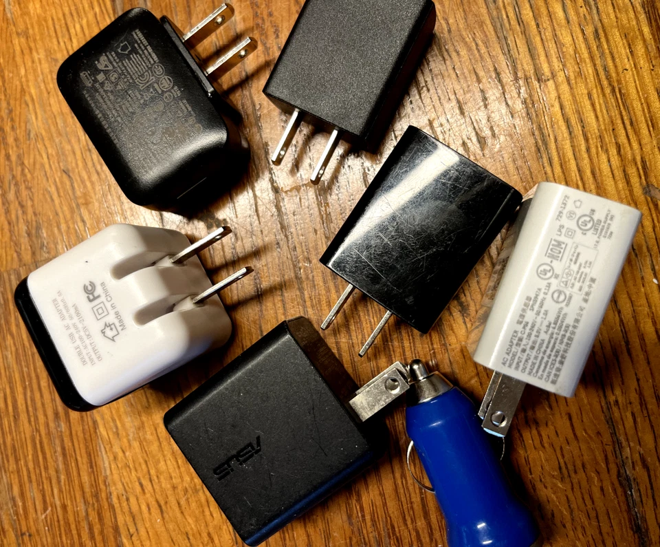 LOTE DE 7 adaptadores de alimentación cargador de teléfono USB Plantronics ROKU Asus varios Foto 3 de 4