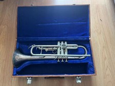 1980 Vintage Brass Trumpet Horn w/ 2 Mouthpieces  Original Carry Case USA NICE