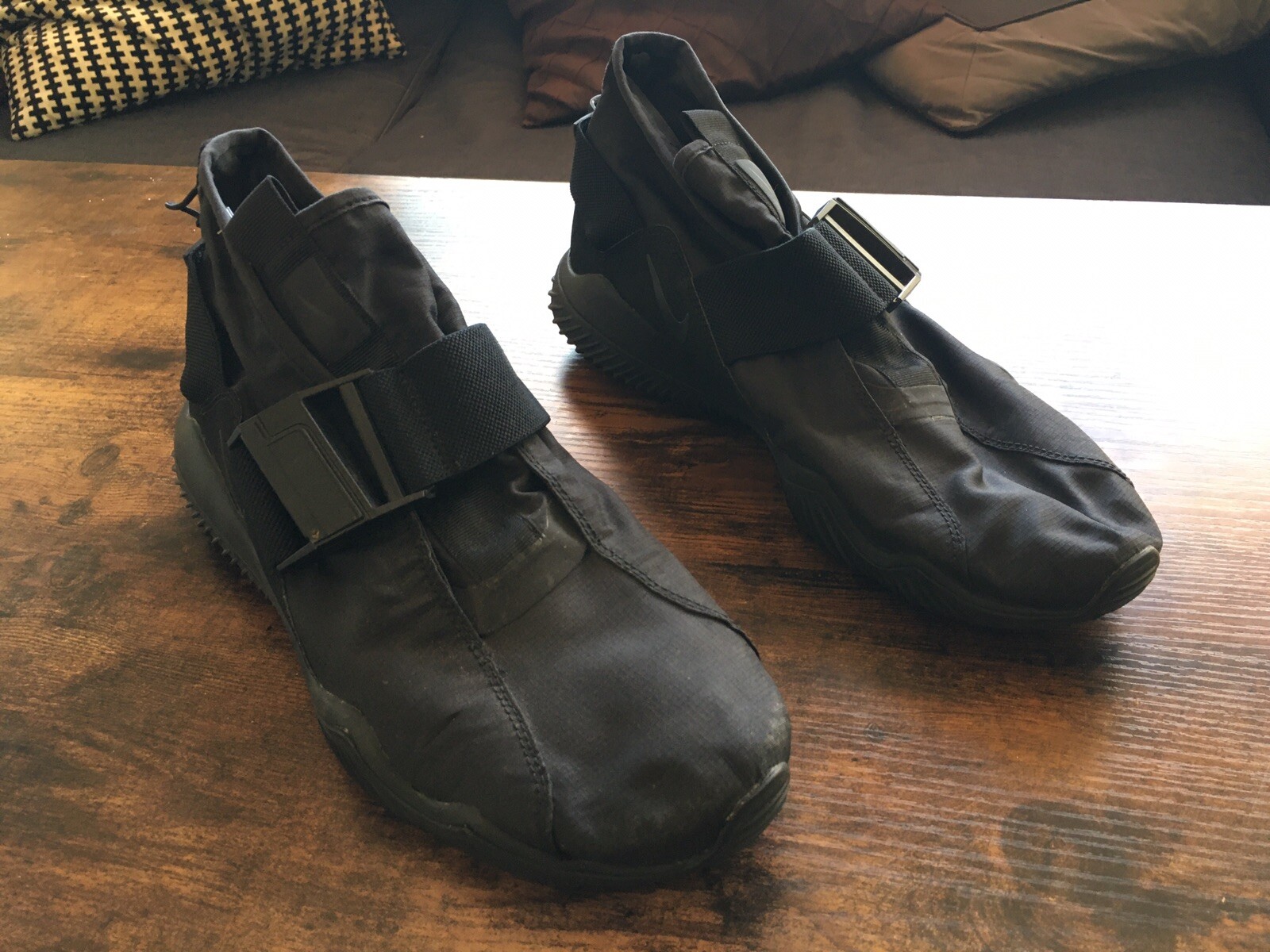 nike komyuter se triple black