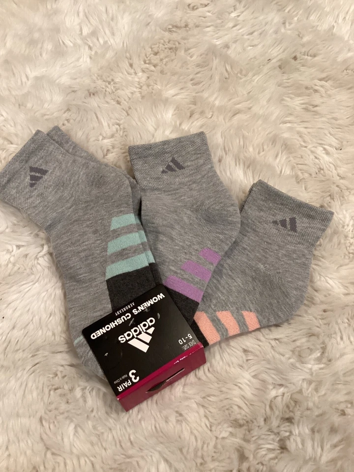 Calcetines acolchados de corte bajo con compresión de arco Adidas para mujer 3 pares talla 5-10 $16 Foto 4 de 4