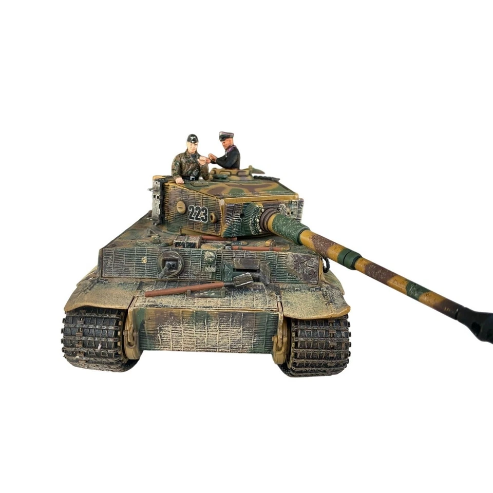 Forces of Valor 1:32 Tiger I Tank #223 w/ 2 Crew Figures – Unimax 2003 - Image 2 of 4