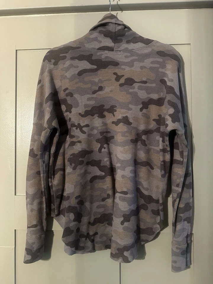 Женский вязаный топ Michael Stars с камуфляжным принтом и воротником-хомутом с длинным рукавом L - Изображение 2 из 4