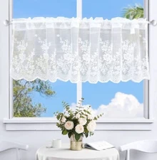 Daiso Japan Romantic Floral Lace Ascot Valance White Polyester 12 in. x 59 in.