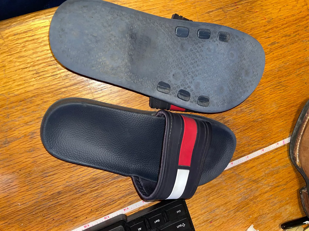 tommy hilfiger sandals BOYS SIZE 3 navy red white PRE OWNED
