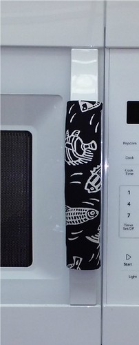 2 Microwave Oven Door Handle Cover Padded Fish (Two) - Picture 2 of 2