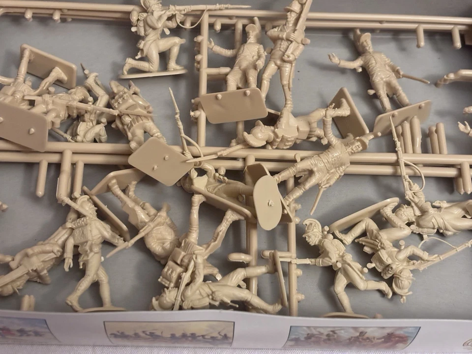 Italeri 54mm Napoleonic War French Dragoons Scots Grey Austrian Infantry Figures - Image 3 of 4