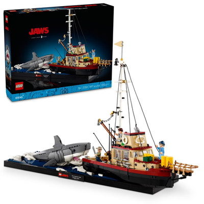 LEGO Ideas Jaws Set - Diorama Kit for Fans of the Movie - Shark Toy with Boat an