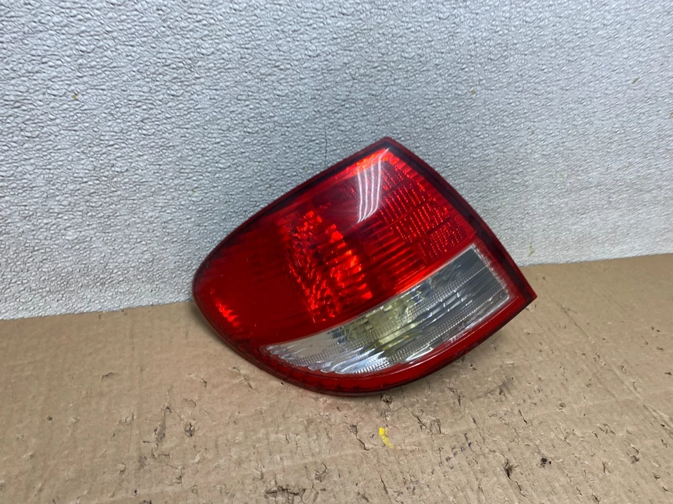 2002 2003 2004 Infiniti I35 Left Driver LH Side Tail Light Oem T7908 DW - Изображение 3 из 4