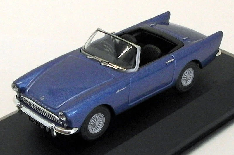 Vanguards 1/43 Scale VA07007 - Sunbeam Alpine Series 2 - Metallic Quartz Blue - Image 2 of 4