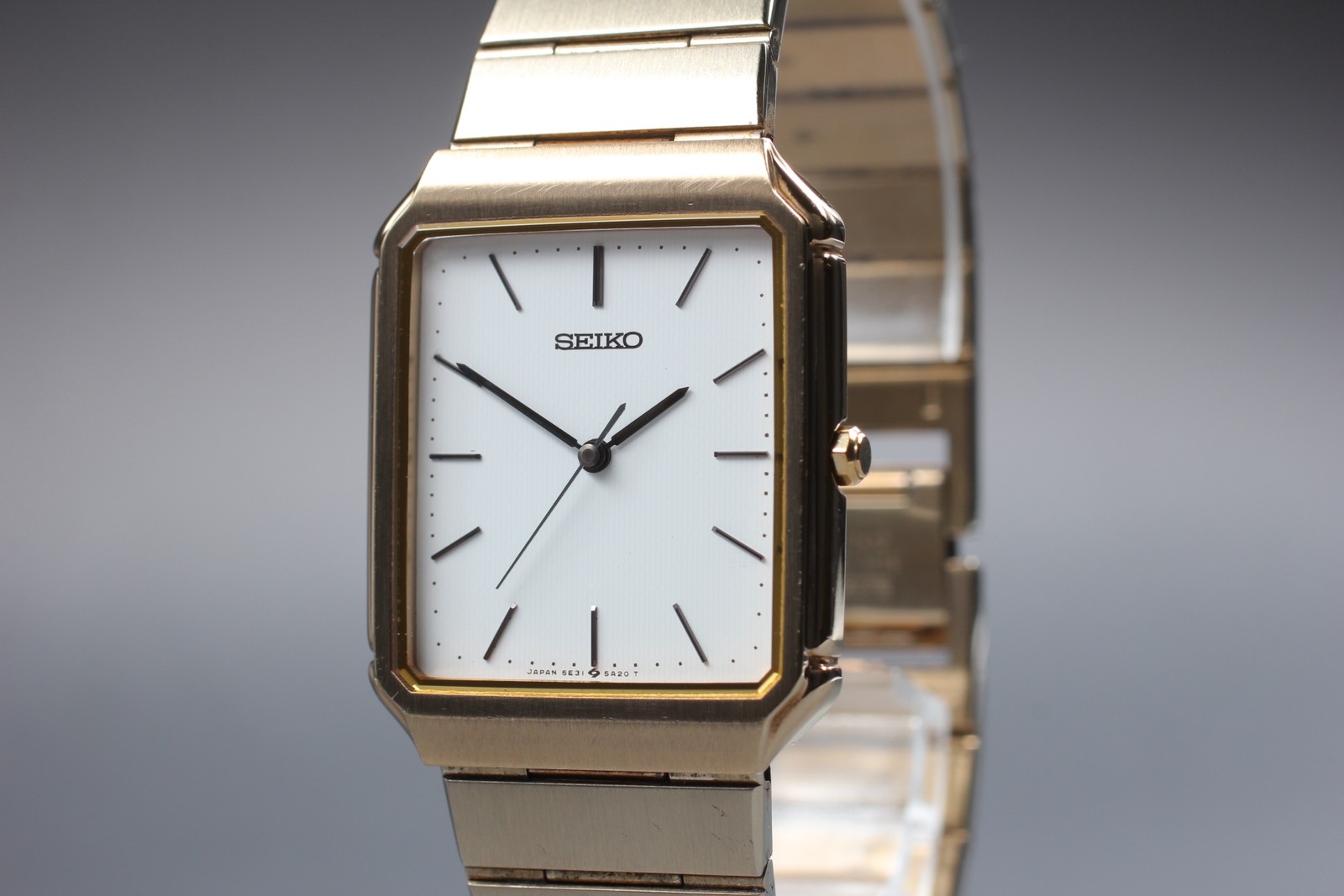 Vintage 1988 [Near MINT] Seiko Dolce 5E31-5A20 Gold Dial Tank Quartz Men’s Watch