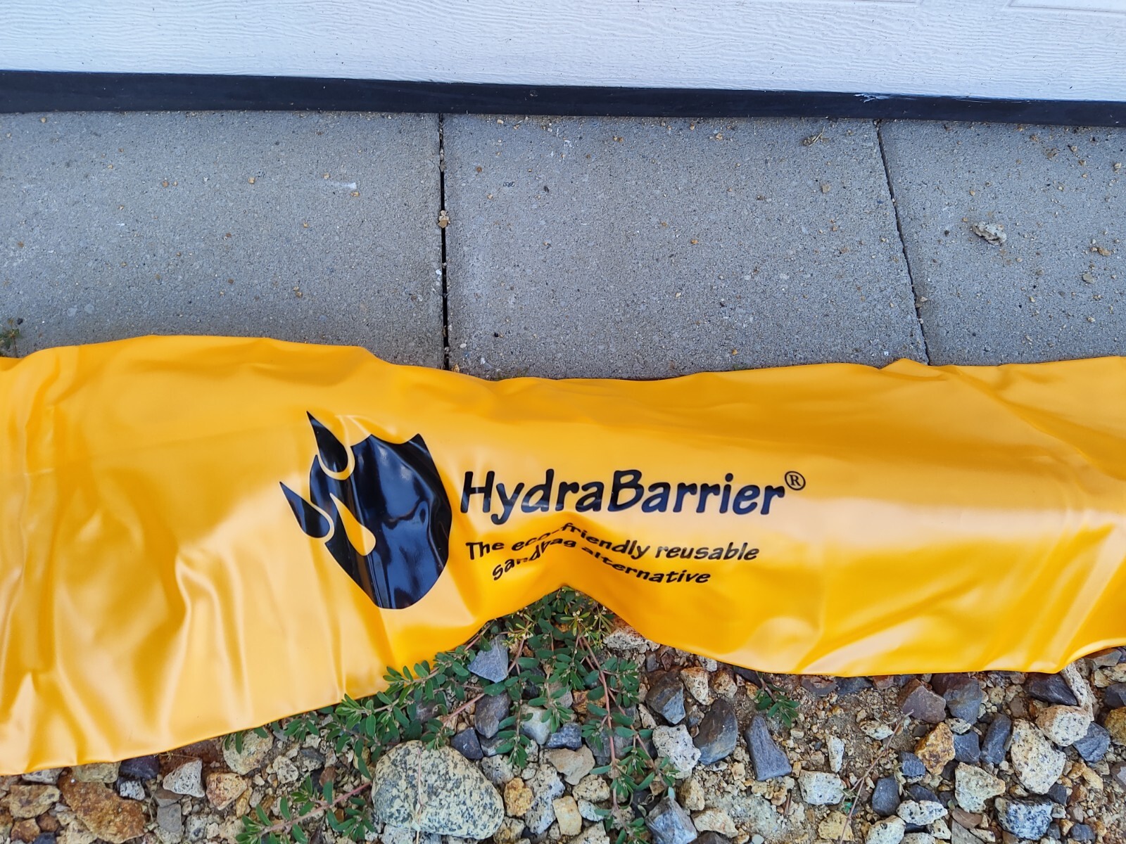 Best Sandbag Alternative Hydrabarrier Standard 12 Foot Length 4 Inch