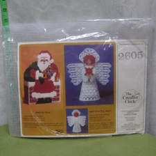 SANTA CLAUS vtg kit Creative Circle plastic canvas Up on Rooftop shelf-sitter