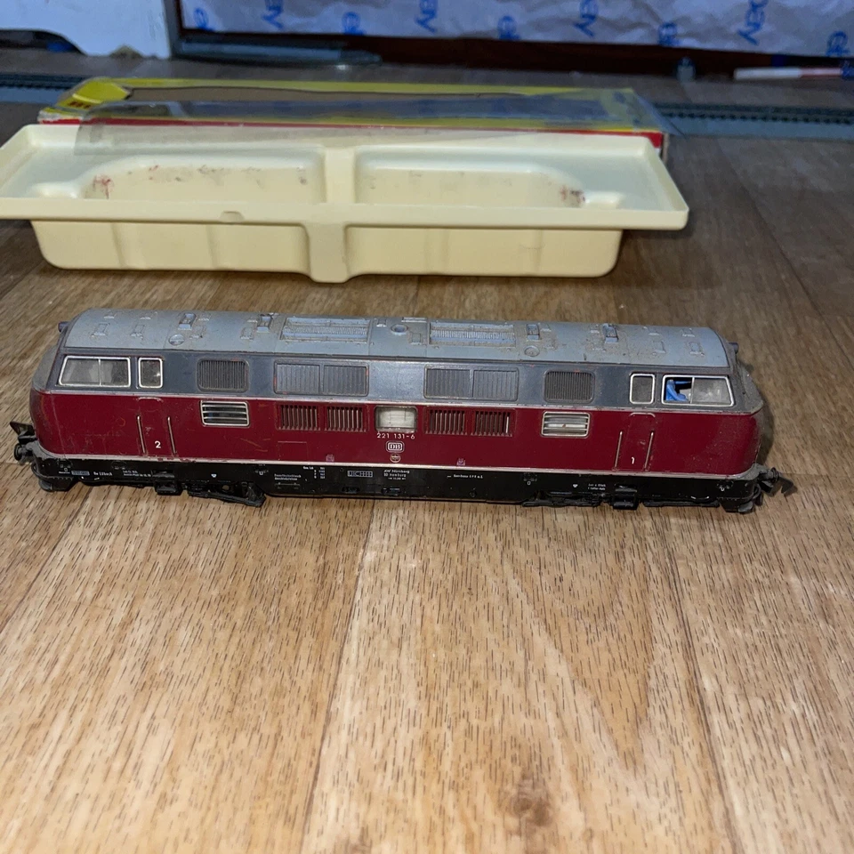 Vintage Fleischmann HO 4235 DB 221 131-6 Diesel Locomotive - Image 4 of 4