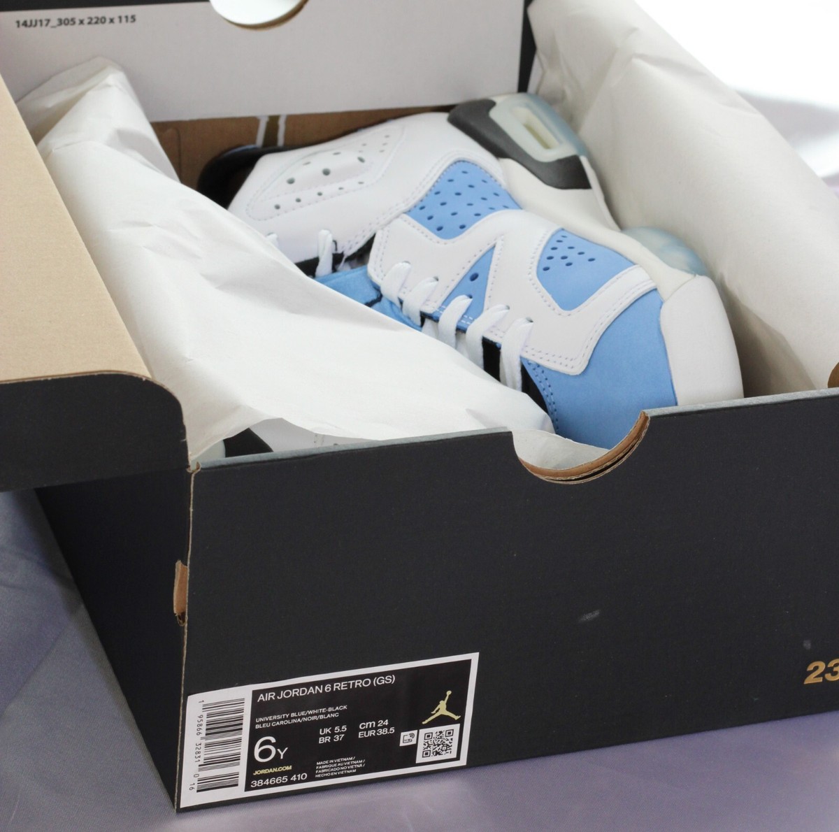 Size 6Y - Nike Air Jordan 6 Retro UNC Blue White High Top  display picture 1